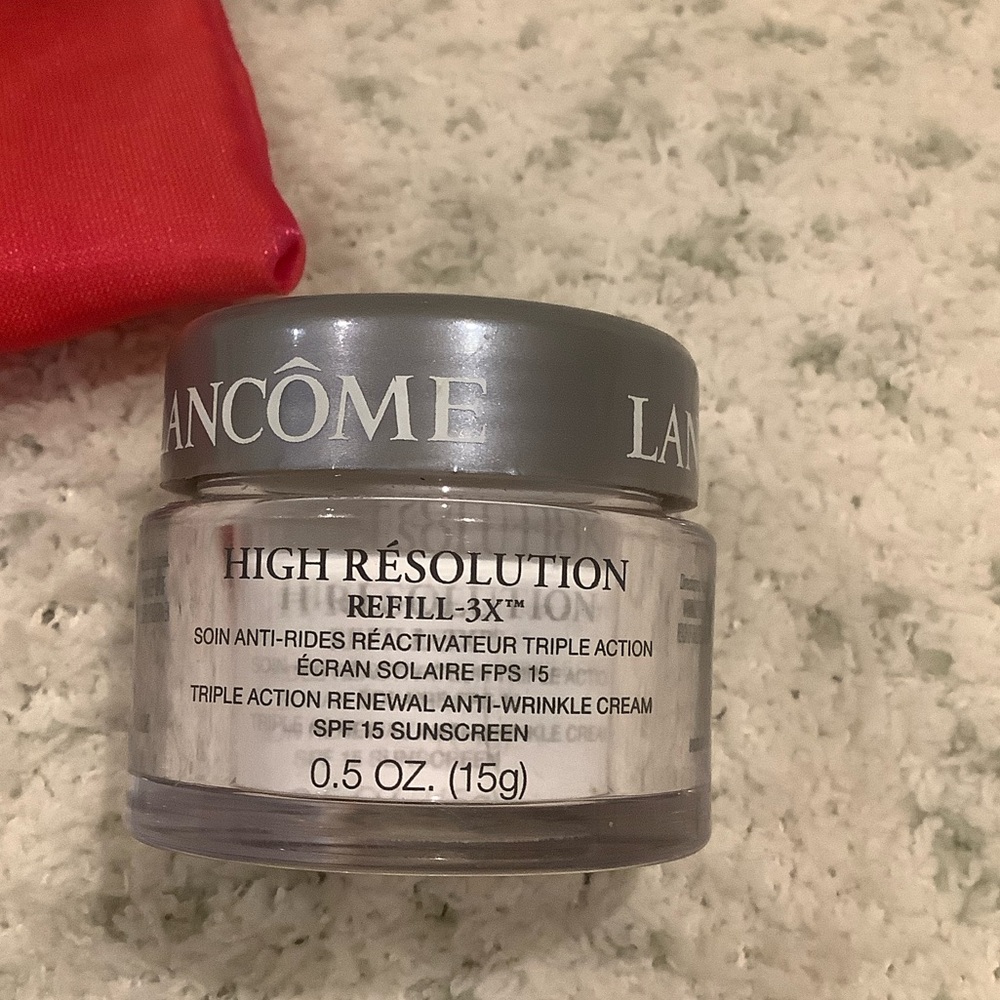 Lancôme Skincare Sample Bundle with Red Satin Pouch NWOT - Picture 4 of 15